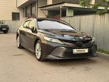 Toyota Camry 2020 года за 14 000 000 тг. в Алматы