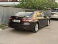 Toyota Camry 2020 года за 14 000 000 тг. в Алматы – фото 2