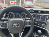 Toyota Camry 2020 года за 14 000 000 тг. в Алматы – фото 4