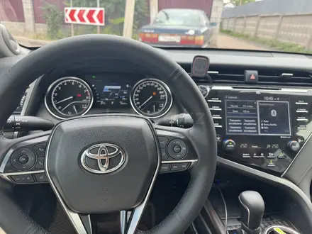 Toyota Camry 2020 года за 14 000 000 тг. в Алматы – фото 4