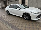 Toyota Camry 2021 года за 15 300 000 тг. в Алматы