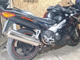Honda  VFR 800 2000 года за 2 500 000 тг. в Петропавловск – фото 5