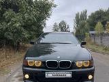 BMW 525 1999 года за 2 800 000 тг. в Алматы