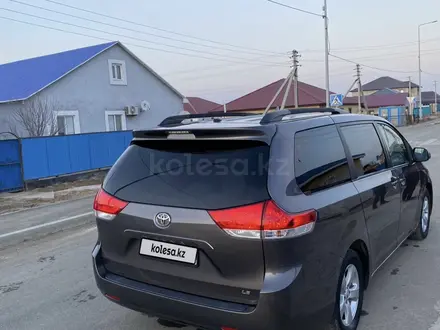 Toyota Sienna 2012 года за 8 000 000 тг. в Актау – фото 19