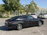 Lexus ES 250 2019 года за 19 500 000 тг. в Алматы – фото 2