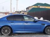 BMW M5 2013 года за 16 000 000 тг. в Уральск – фото 2