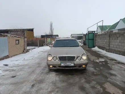 Mercedes-Benz E 240 2001 года за 2 000 000 тг. в Алматы – фото 3