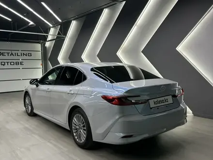 Toyota Camry 2024 года за 15 400 000 тг. в Актобе – фото 3