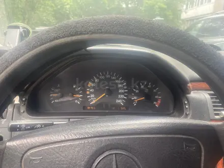 Mercedes-Benz E 240 1999 года за 2 000 000 тг. в Караганда – фото 12