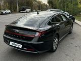 Hyundai Sonata 2021 годаfor10 800 000 тг. в Алматы – фото 4