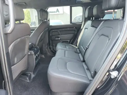 Land Rover Defender 2025 года за 56 380 000 тг. в Алматы – фото 10