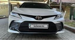 Toyota Camry 2023 годаүшін17 500 000 тг. в Алматы – фото 5