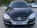 Volkswagen Jetta 2010 года за 1 300 000 тг. в Атырау – фото 8