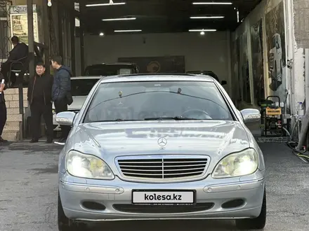 Mercedes-Benz S 320 2001 года за 4 490 000 тг. в Шымкент – фото 2