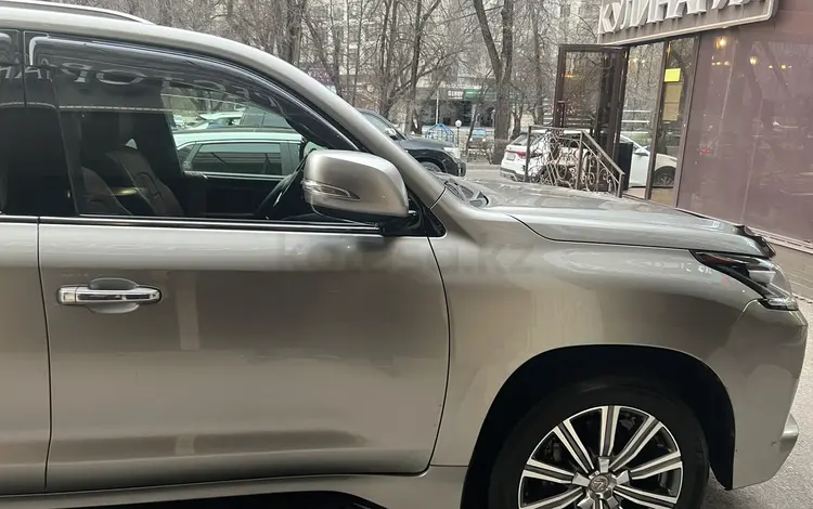 Lexus LX 570 2016 годаүшін41 000 000 тг. в Алматы
