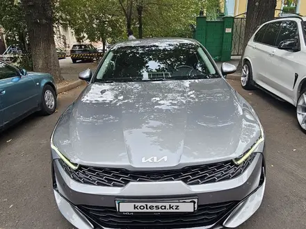 Kia K5 2022 года за 11 000 000 тг. в Алматы – фото 3