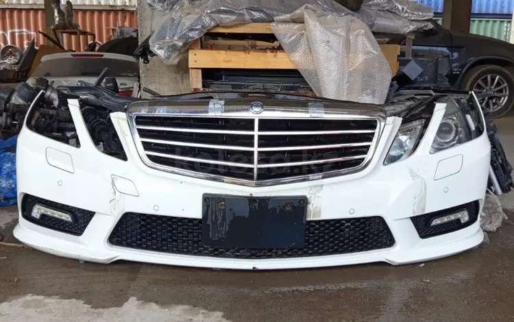 Бампер передний AMG W212 за 400 000 тг. в Астана