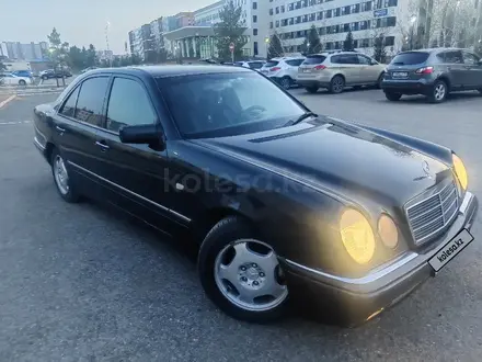 Mercedes-Benz E 280 1996 года за 3 600 000 тг. в Астана – фото 2