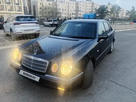 Mercedes-Benz E 280 1996 года за 3 600 000 тг. в Астана