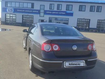 Volkswagen Passat 2006 года за 3 600 000 тг. в Уральск – фото 5