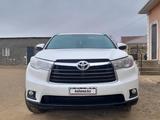 Toyota Highlander 2016 года за 12 300 000 тг. в Актау