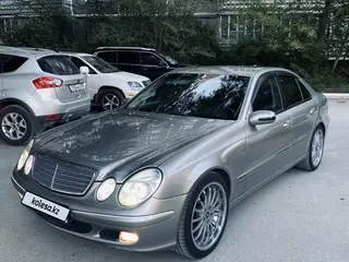 Mercedes-Benz E 320