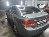 Chevrolet Cruze 2011 года за 3 500 000 тг. в Астана – фото 2