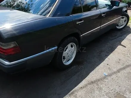 Mercedes-Benz E 230 1991 года за 1 350 000 тг. в Астана – фото 5