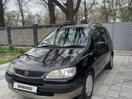 Toyota Spacio 1997 года за 2 980 000 тг. в Алматы – фото 2