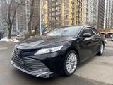 Toyota Camry 2018 годаfor14 000 000 тг. в Алматы – фото 3