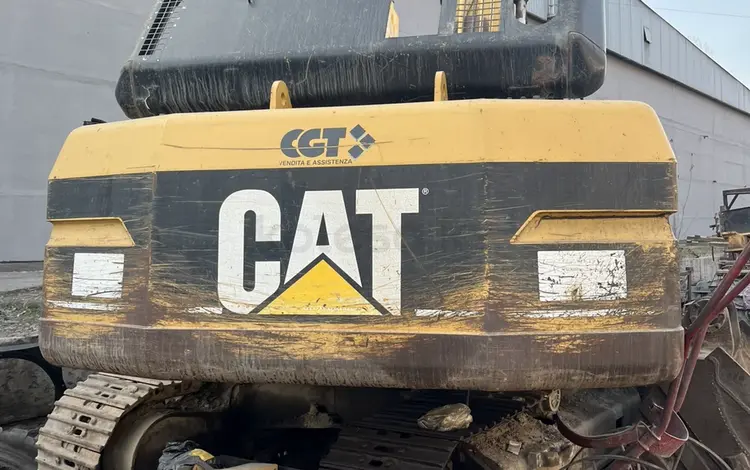 Caterpillar  320 2004 года за 8 500 000 тг. в Алматы
