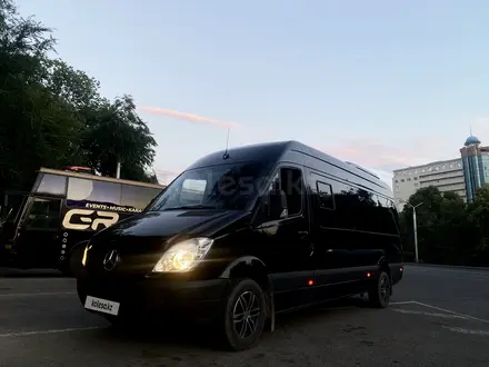 Mercedes-Benz Sprinter 2009 года за 17 000 000 тг. в Алматы – фото 3