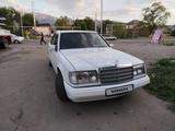 Mercedes-Benz E 200 1990 года за 1 500 000 тг. в Есик