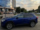 Toyota RAV4 2021 годаүшін15 000 000 тг. в Актобе – фото 3