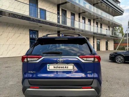 Toyota RAV4 2021 года за 15 000 000 тг. в Актобе – фото 5