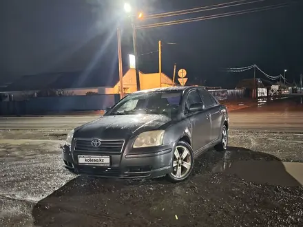 Toyota Avensis 2006 года за 2 999 999 тг. в Актобе – фото 2