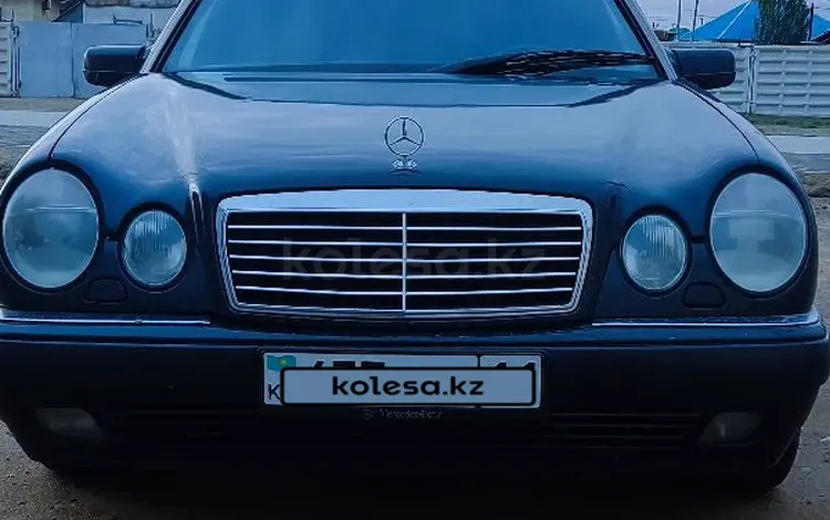 Mercedes-Benz E 230 1996 годаүшін2 200 000 тг. в Байконыр