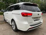 Kia Carnival 2016 года за 10 500 000 тг. в Алматы – фото 2