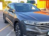 Volkswagen Touareg 2018 годаfor24 900 000 тг. в Шымкент – фото 5