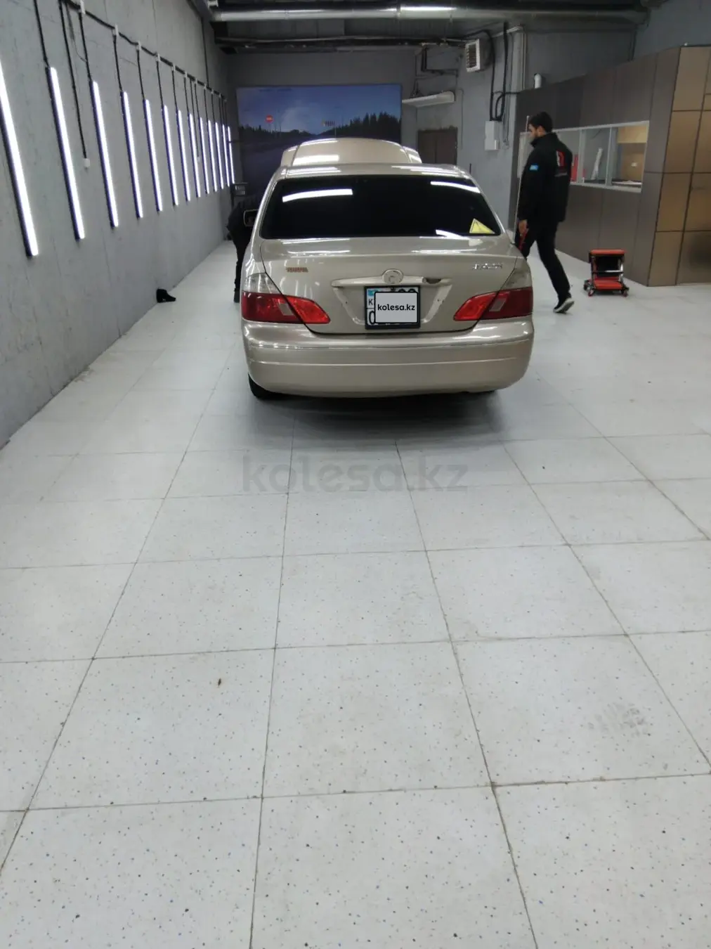 Toyota Avalon, 2004