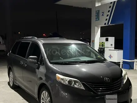 Toyota Sienna 2016 года за 10 000 000 тг. в Тараз