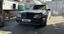 Mercedes-Benz E 320 1994 года за 1 800 000 тг. в Алматы