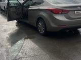 Hyundai Elantra 2015 года за 4 000 000 тг. в Атырау – фото 2