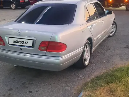 Mercedes-Benz E 320 1999 года за 4 200 000 тг. в Шымкент – фото 7