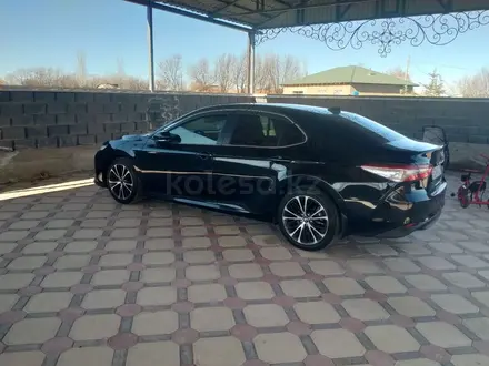 Toyota Camry 2018 года за 12 800 000 тг. в Алматы – фото 6