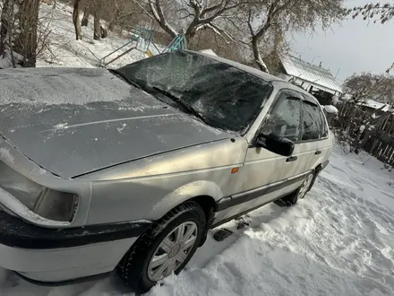 Volkswagen Passat 1993 года за 1 100 000 тг. в Караганда – фото 2