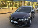 Volkswagen Tiguan 2015 года за 8 000 000 тг. в Астана – фото 2