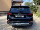 Hyundai Santa Fe 2019 годаүшін10 990 000 тг. в Актобе – фото 2
