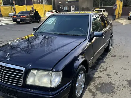 Mercedes-Benz E 200 1993 года за 1 200 000 тг. в Талдыкорган