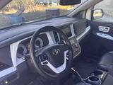 Toyota Sienna 2015 годаүшін7 900 000 тг. в Актобе – фото 4